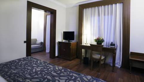 Habitación doble Business del hotel El Avenida Palace. Foto 1