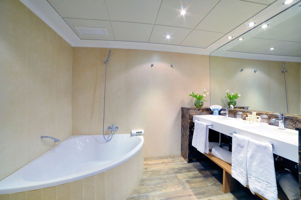 Suite Confort del hotel El Avenida Palace. Foto 2