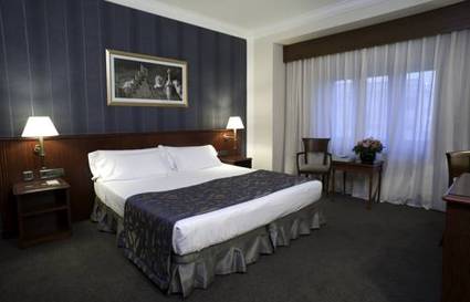 Habitación doble del hotel El Avenida Palace. Foto 2