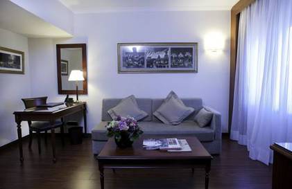 Junior suite del hotel El Avenida Palace. Foto 3