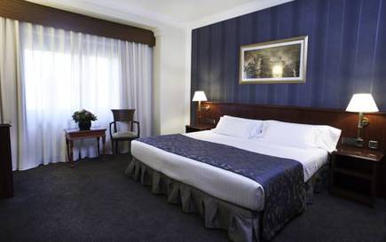 Habitación doble Vista ciudad del hotel El Avenida Palace. Foto 1