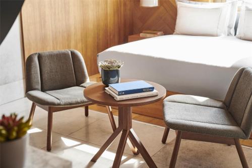 Habitación Deluxe con cama extragrande del hotel Grand Hyatt Barcelona. Foto 2