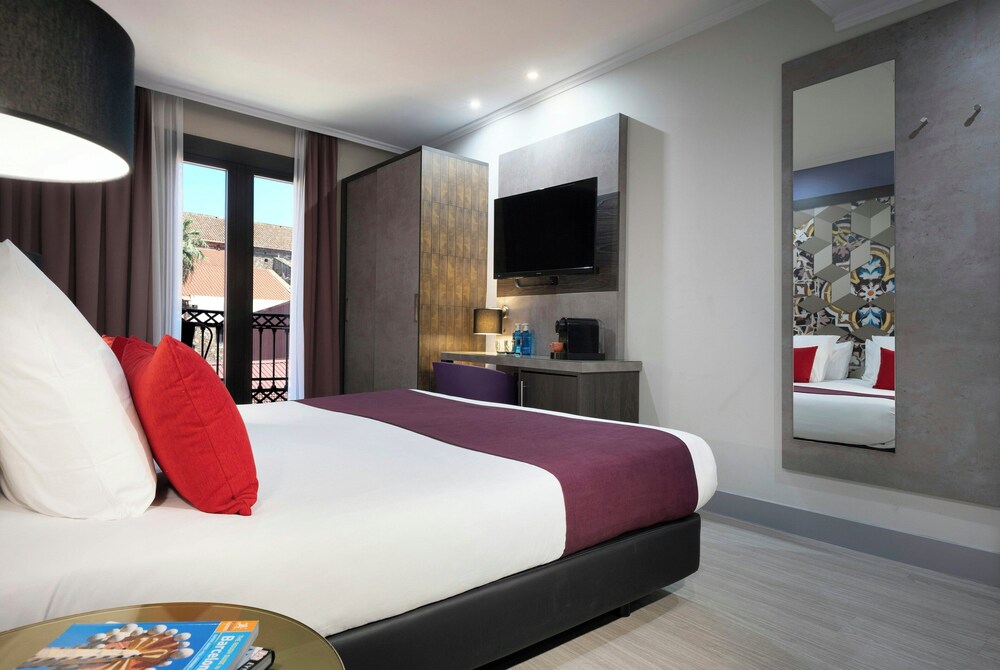 Habitación Superior del hotel Leonardo Barcelona Las Ramblas. Foto 1