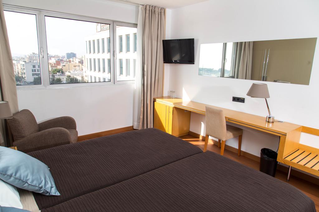 Habitación doble Vista Parcial Mar del hotel Eurohotel Diagonal Port. Foto 2