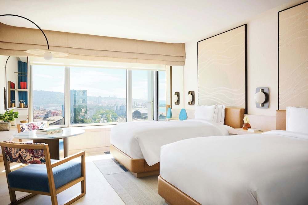 Habitación, 2 camas dobles, vistas a la ciudad (Panorama City View) del hotel Arts Barcelona. Foto 2
