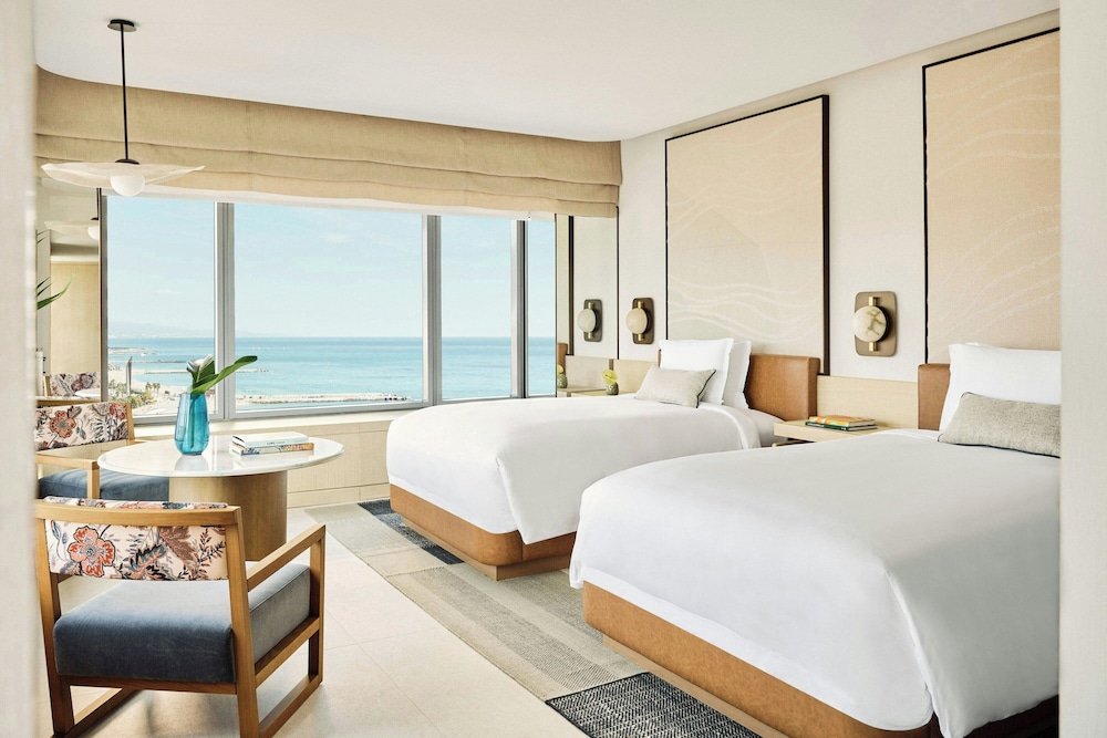 Habitación, 2 camas dobles, vistas al mar (Panorama Sea View) del hotel Arts Barcelona. Foto 2