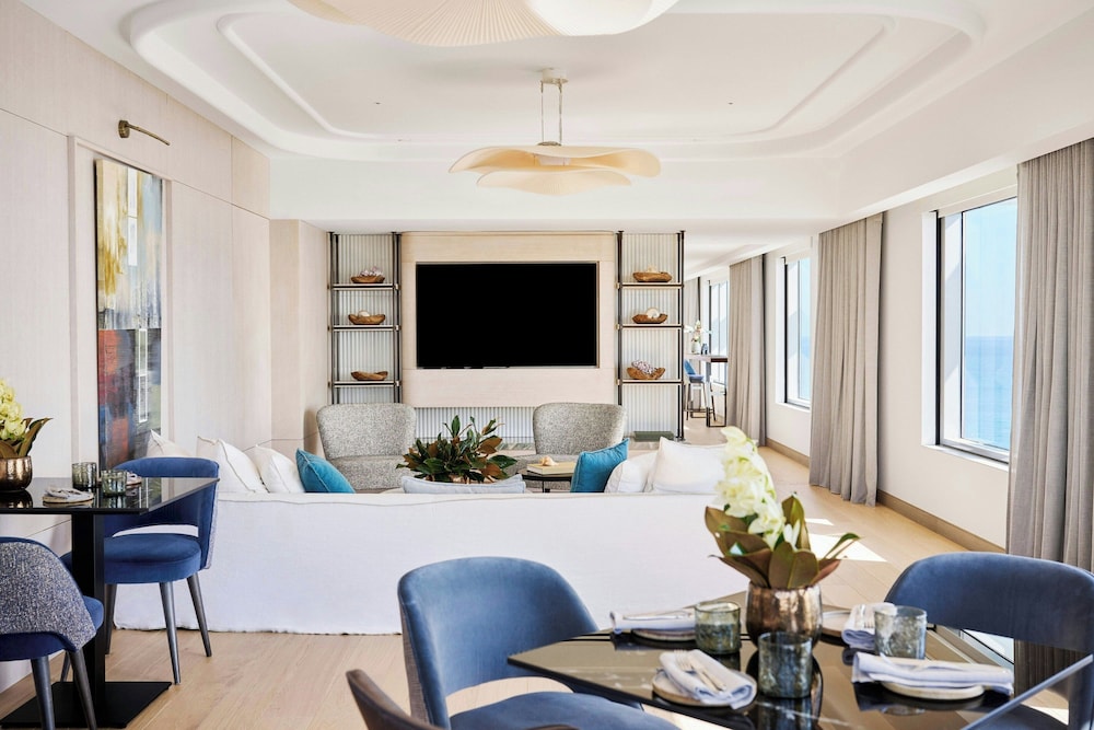 Suite Club, 1 cama de matrimonio grande, en esquina del hotel Arts Barcelona. Foto 8