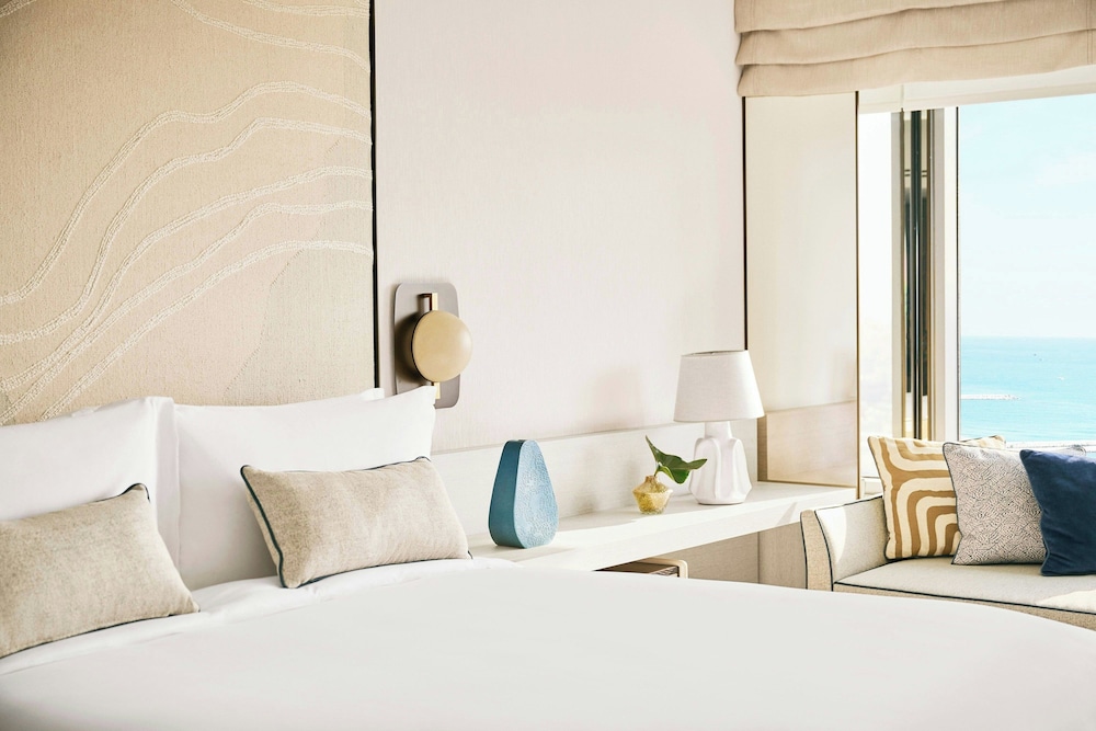 Habitación, 1 cama de matrimonio grande, vistas al mar (Panorama Sea View) del hotel Arts Barcelona. Foto 1