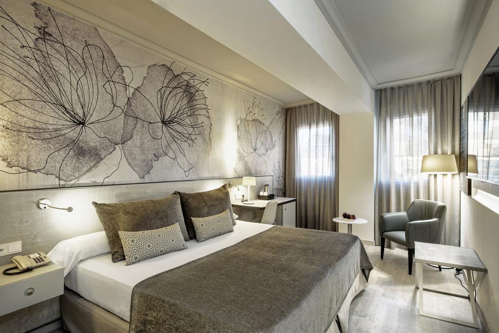 Habitación doble Lujo del hotel Sallés Pere Iv. Foto 1