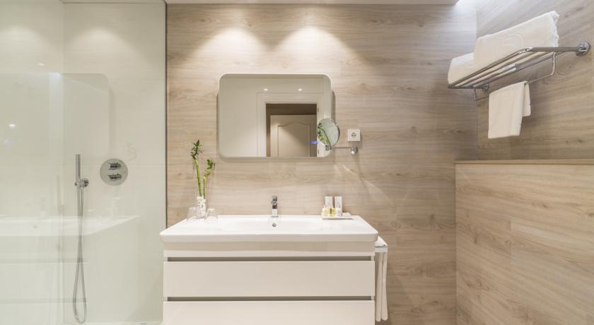 Habitación doble Lujo del hotel Sallés Pere Iv. Foto 3