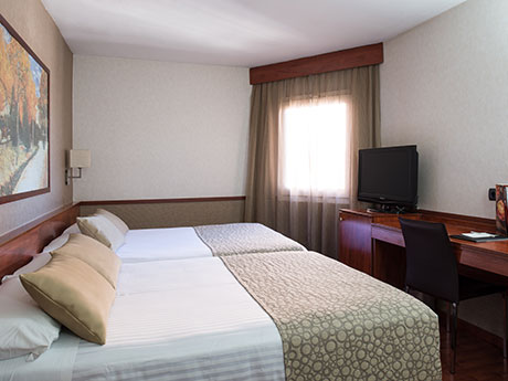 Habitación cuádruple del hotel Catalonia Park Putxet. Foto 2