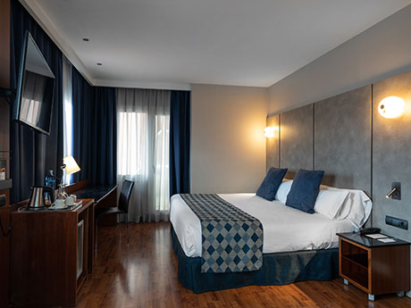 Habitación doble Premium del hotel Catalonia Park Putxet. Foto 1