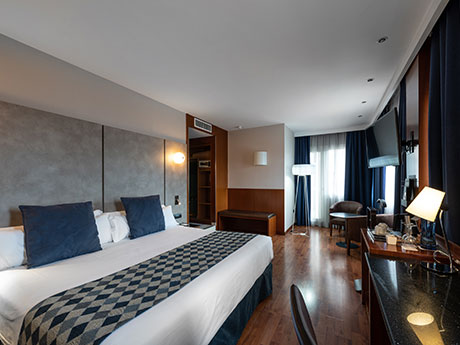 Habitación doble Premium del hotel Catalonia Park Putxet. Foto 2