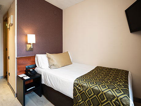 Habitación individual del hotel Catalonia Park Putxet. Foto 2