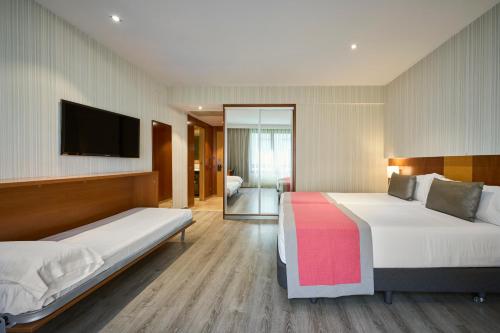 Habitación Triple del hotel Catalonia Barcelona 505. Foto 5