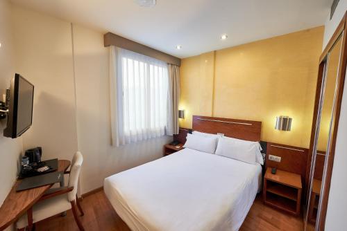 Habitación Doble Estándar del hotel Dwo Garbí Mil·lenni