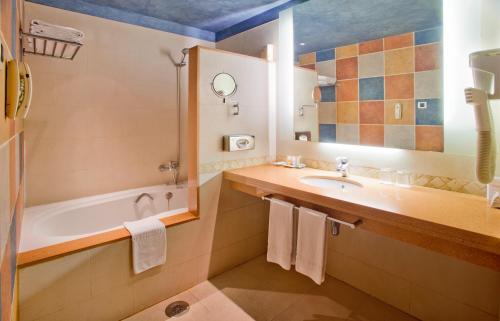 Habitación doble Superior del hotel Serhs Rivoli Rambla. Foto 10