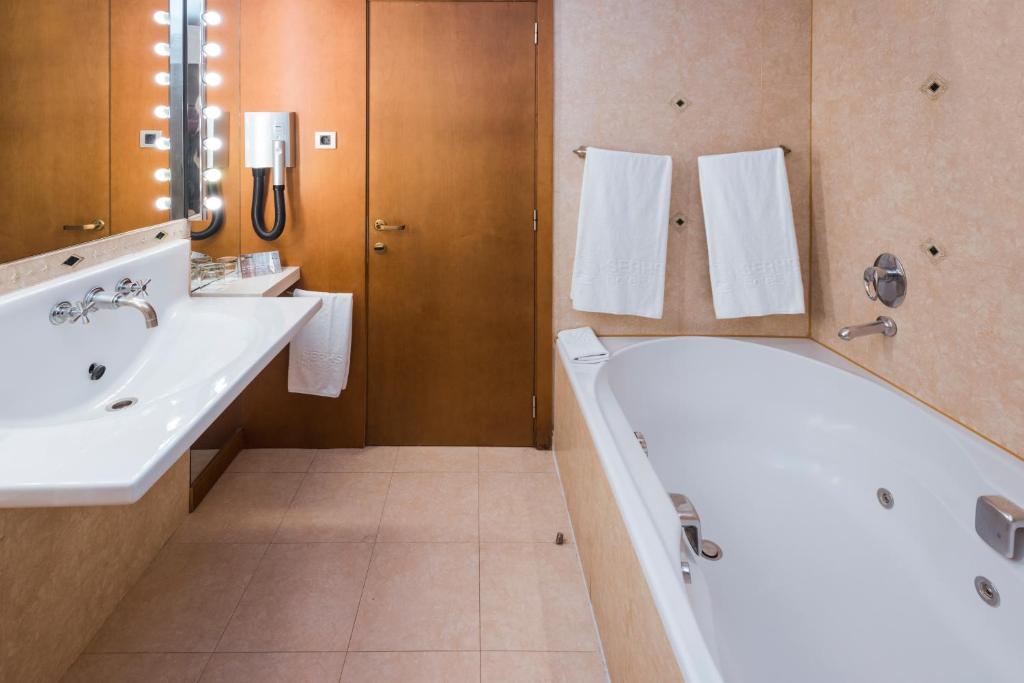 Suite Vista ciudad del hotel Serhs Rivoli Rambla. Foto 10