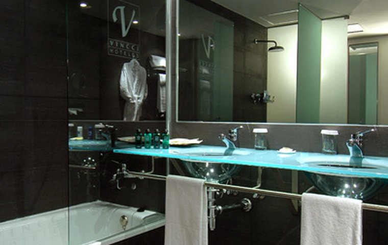 Habitación doble Económica del hotel Vincci Maritimo. Foto 1