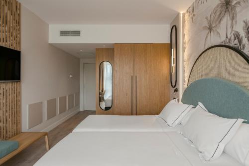 Habitación Premium del hotel Vincci Maritimo. Foto 1