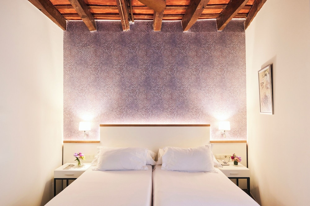 Habitación Classic Barcelona del hotel H10 Racó del Pi Boutique Hotel. Foto 3