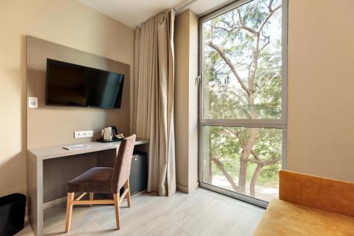 Habitación Doble Business con vistas al jardín del hotel Best Front Maritim. Foto 8