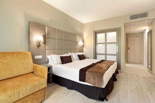 Habitación Doble Business con vistas al jardín del hotel Best Front Maritim. Foto 11