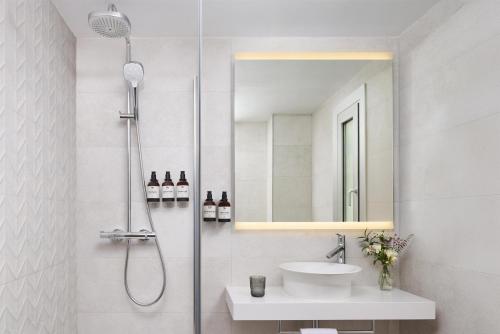 Habitación Individual del hotel NH Sants Barcelona. Foto 1