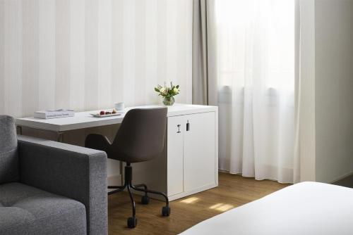 Habitación Doble Superior XL - 1 o 2 camas del hotel NH Sants Barcelona. Foto 1