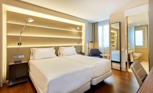 Habitación Doble Superior - 1 o 2 camas del hotel NH Sants Barcelona