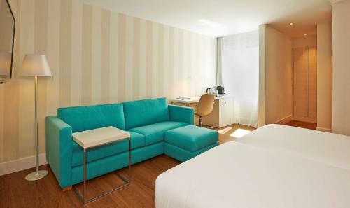 Habitación Doble Superior XL - 1 o 2 camas del hotel NH Sants Barcelona. Foto 3