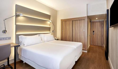 Habitación Familiar contigua del hotel NH Sants Barcelona. Foto 3