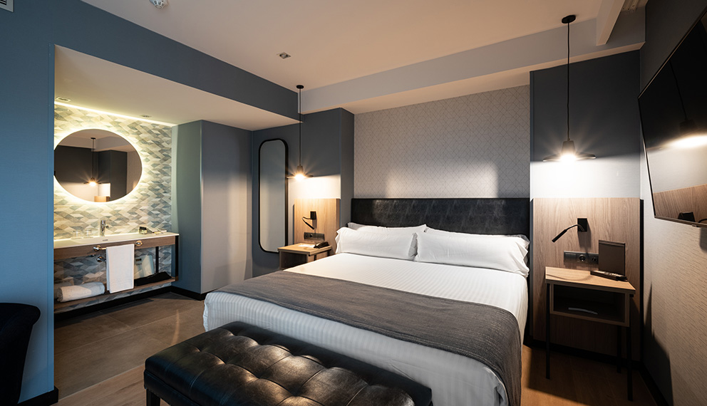 Habitación doble Balcón o Terraza del hotel Catalonia Atenas. Foto 2