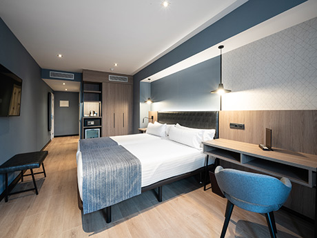 Habitación doble Premium del hotel Catalonia Atenas. Foto 1