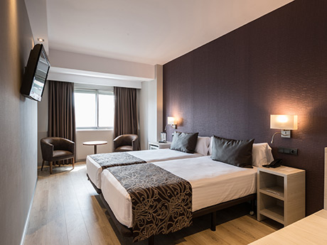 Habitación doble del hotel Catalonia Atenas. Foto 1