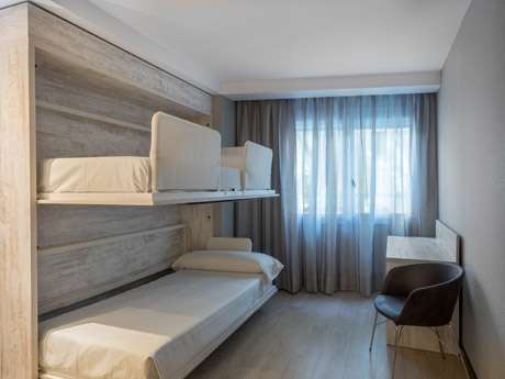 Habitación doble Premium Familiar del hotel Catalonia Atenas. Foto 1