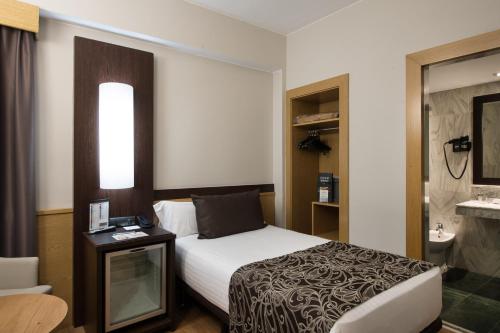 Habitación Individual del hotel Catalonia Atenas. Foto 3
