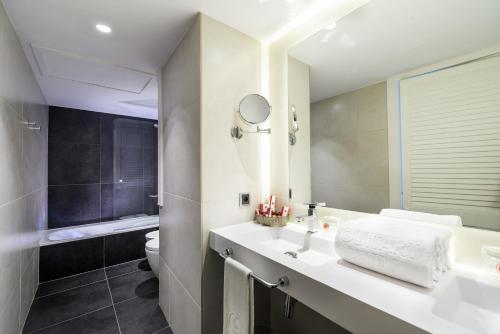 Habitación Doble Confort del hotel Guitart Grand Passage. Foto 1