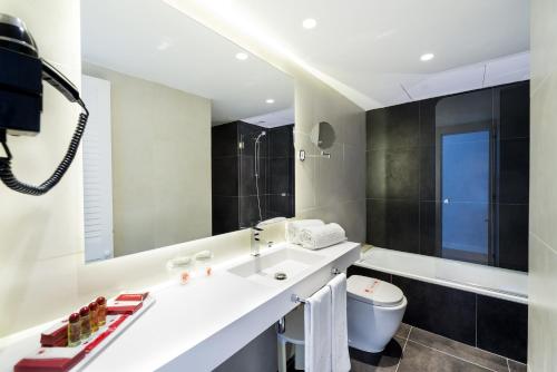Habitación Doble Confort del hotel Guitart Grand Passage. Foto 3