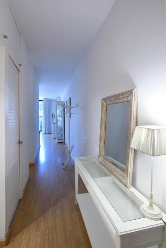 Junior suite Familiar Sofá Cama incluido 2 Camas individuales del hotel Guitart Grand Passage. Foto 3