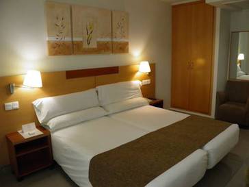 Habitación doble 2 camas del hotel Mothern by Pillow. Foto 1