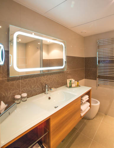 Familiar ( 2 Habitaciones Comunicadas) del hotel Hilton Barcelona. Foto 1