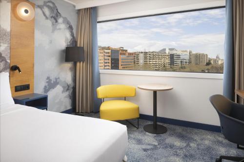 Habitación Doble con vistas a la ciudad - Última planta del hotel Hilton Barcelona. Foto 7