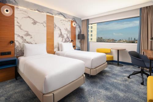 Habitaciones Comunicadas Familiares del hotel Hilton Barcelona. Foto 2