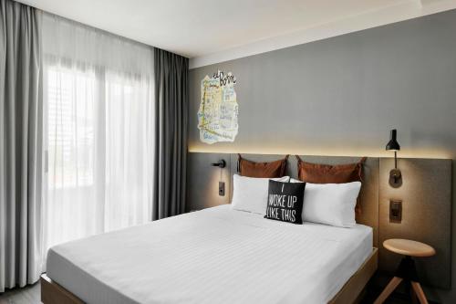 Moxy Mega Sleeper Executive Room - Lounge Access del hotel Moxy Barcelona. Foto 1