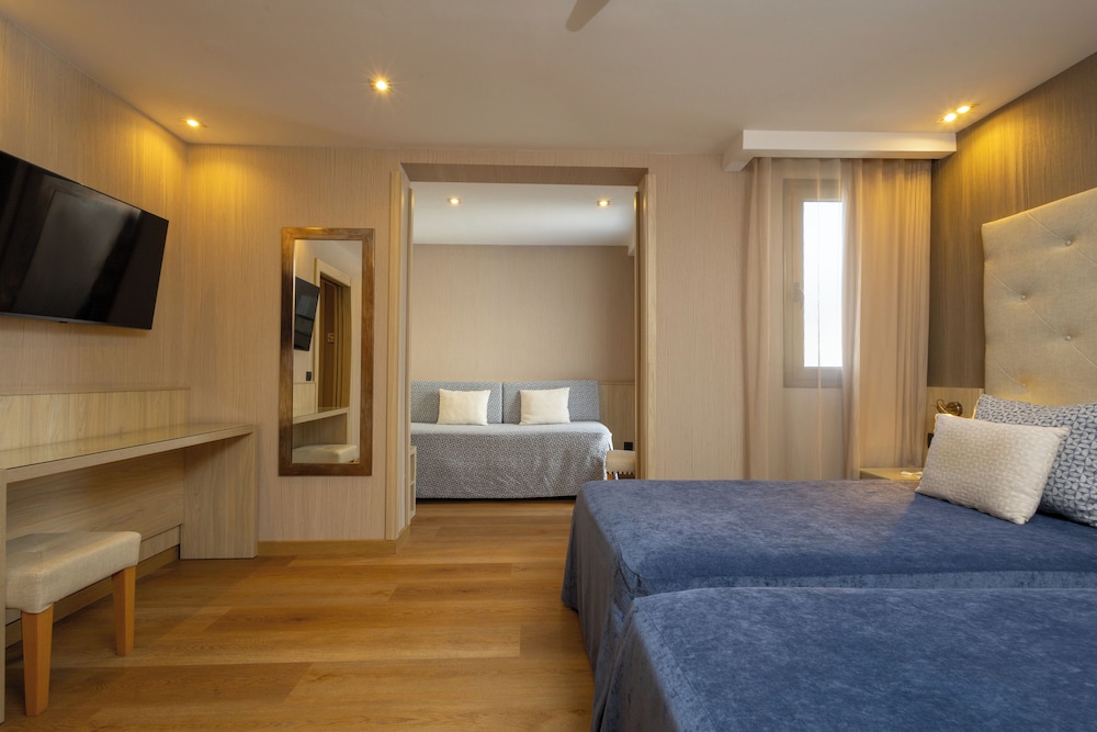 Habitación Cuádruple del hotel Rialto. Foto 7