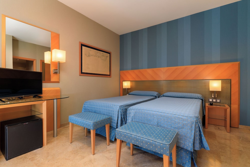 Habitación doble, balcón del hotel Del Mar. Foto 1