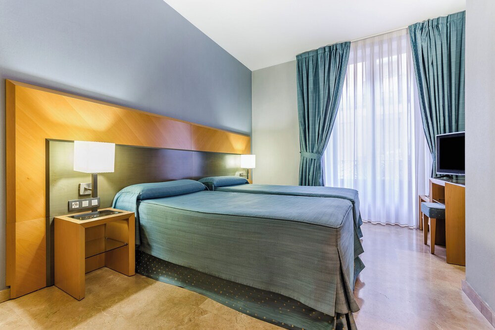 Habitación doble con balcón del hotel Del Mar. Foto 1
