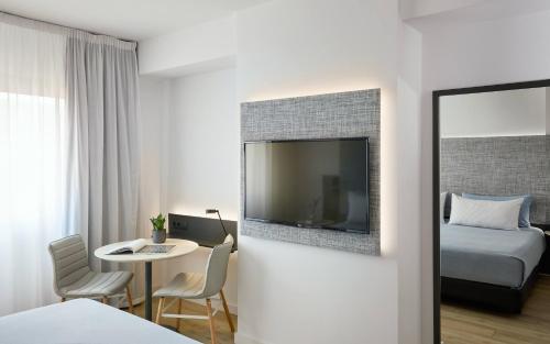 Habitación INNSIDE del hotel INNSiDE Barcelona Apolo. Foto 2