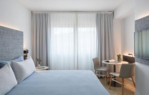 Habitación Innside con espacio adicional del hotel INNSiDE Barcelona Apolo. Foto 7